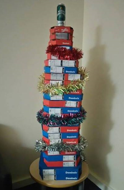 dominos-christmas-tree
