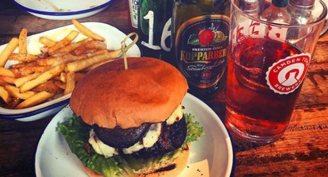 burger-chips-and-drink-frm-spanky-van-dykes-nottingham