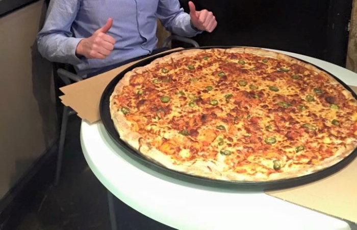 27-inch-pizza-tonis-pizza