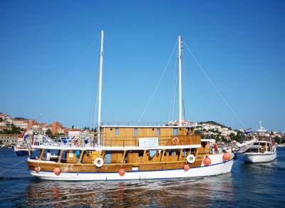 Viktorija Classic Ensuite Boat