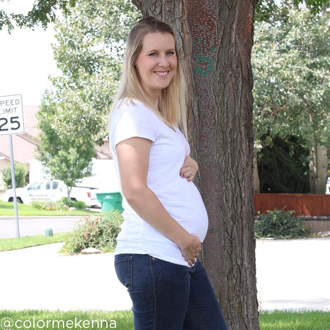 18 weeks pregnant belly @colormekenna