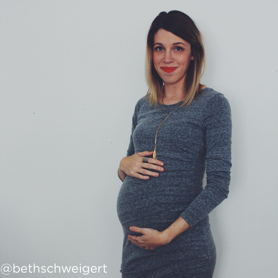 28 weeks pregnant bump @bethschweigert