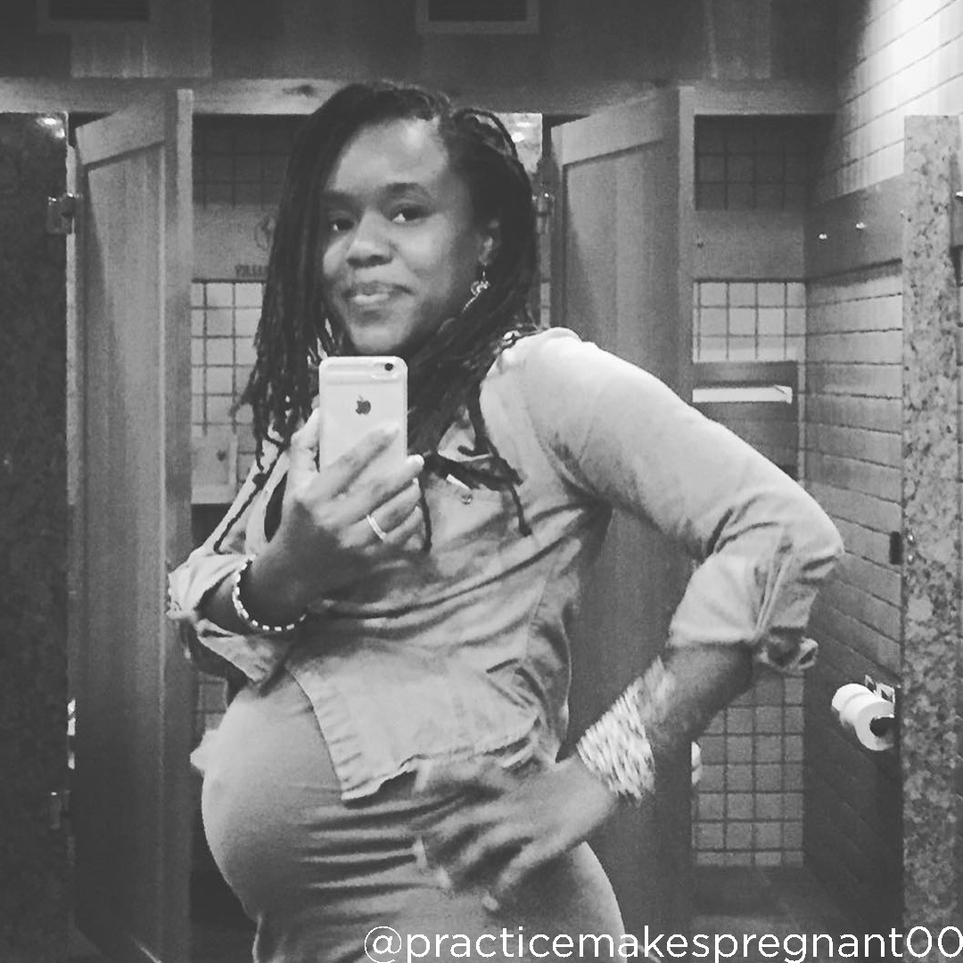 belly 24 weeks pregnant