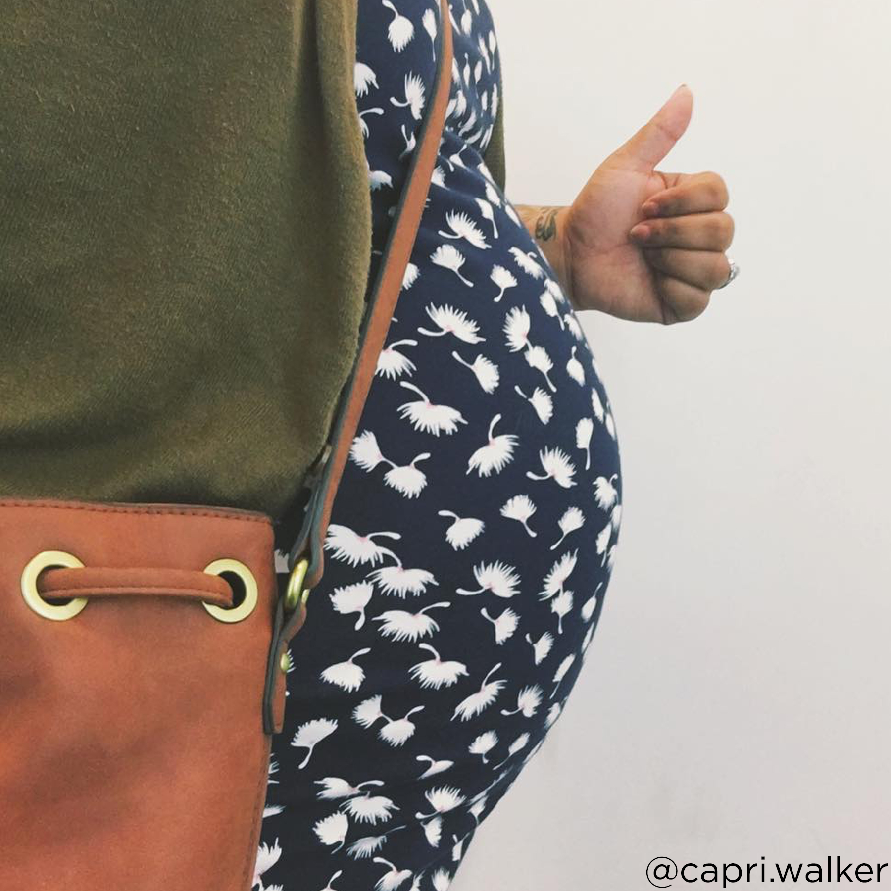 30 weeks pregnant belly @capri.walker
