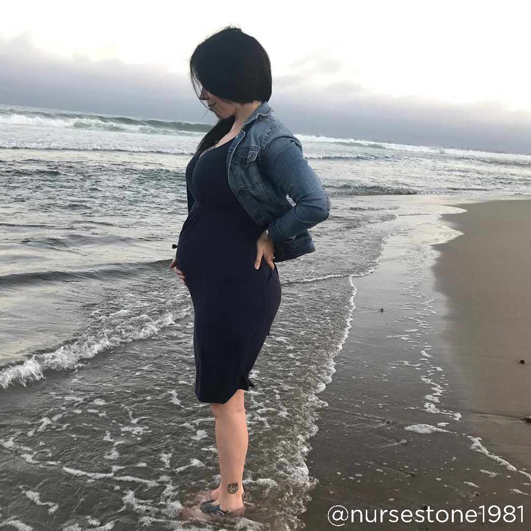 20 weeks pregnant small bump @nursestone1981