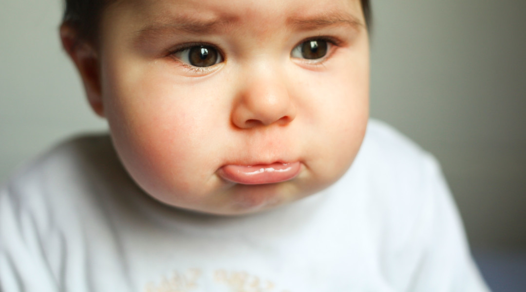 ear-infection-baby-crying-2160x1200.jpg
