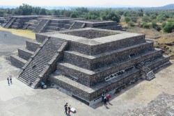 Construccion de piedra en Teotihuacan
