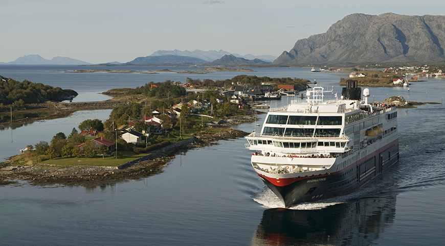 Hurtigruten cruise Norway on Bronnoysund