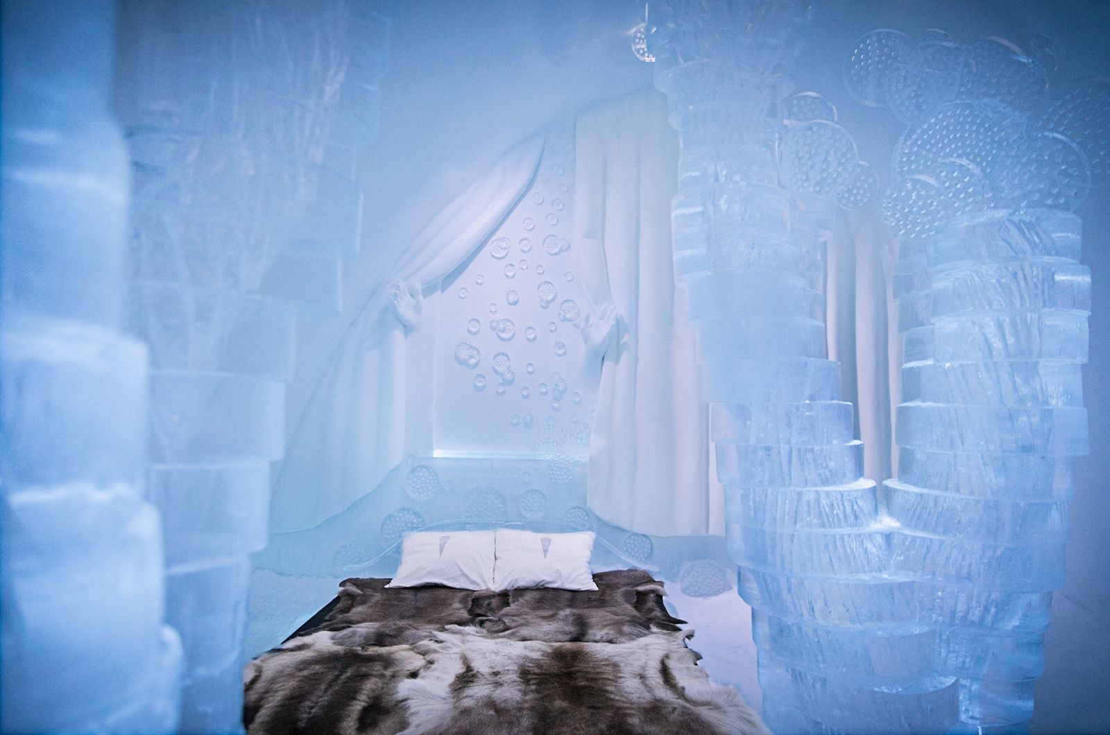 ICEHOTEL Suite 2015
