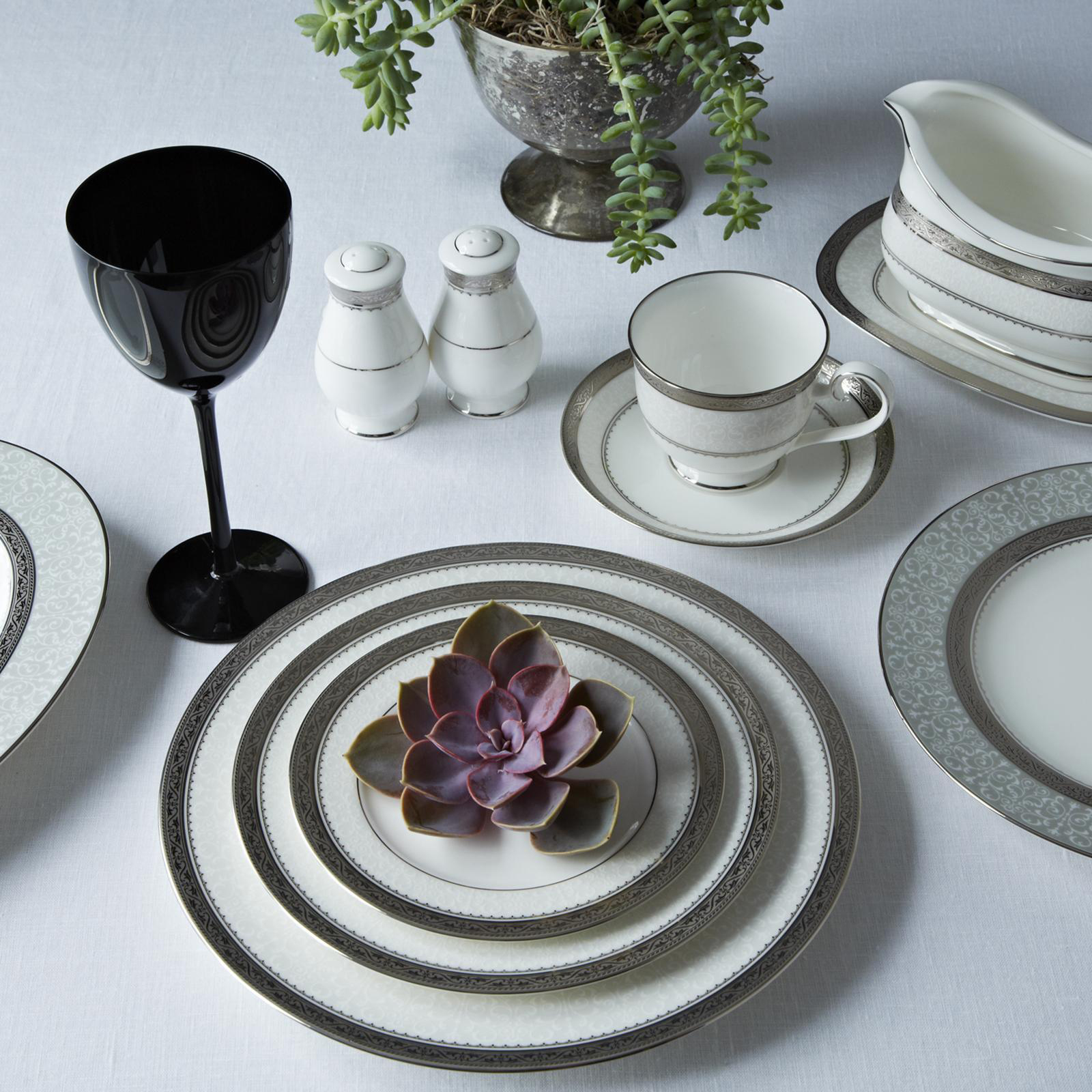 Noritake-Odessa-Collection-5-Piece-Place-Setting