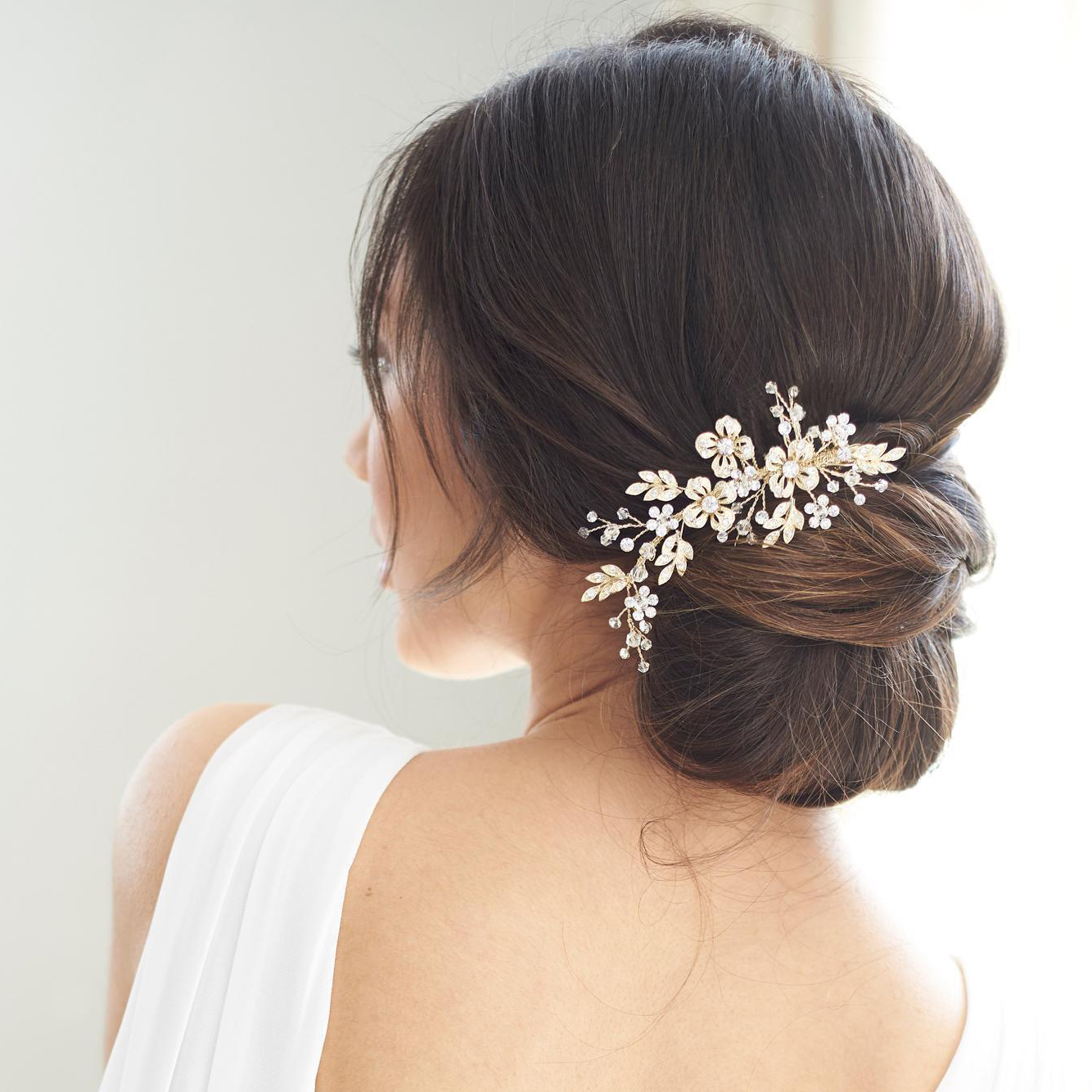 Considerations-for-Long-Wedding-Hairstyles