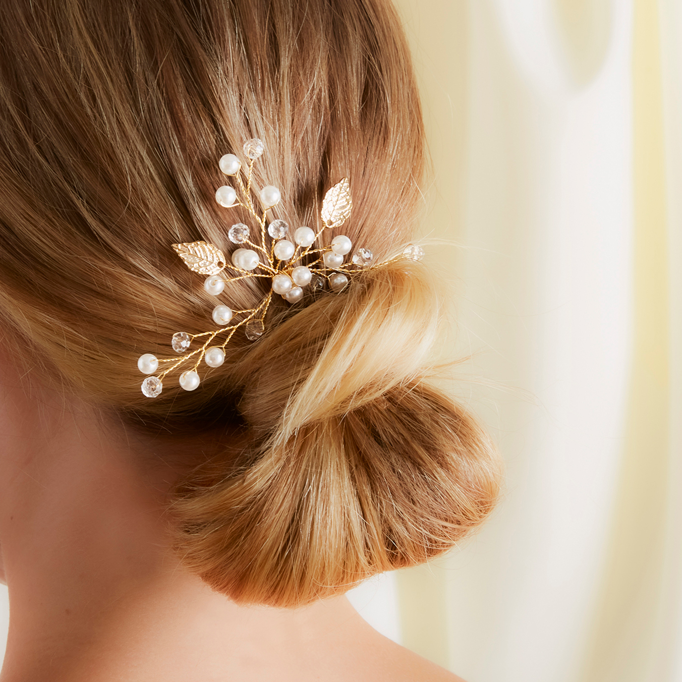 20 Bridal Hair Accessories That You'll Love - Zola Expert Wedding Advice