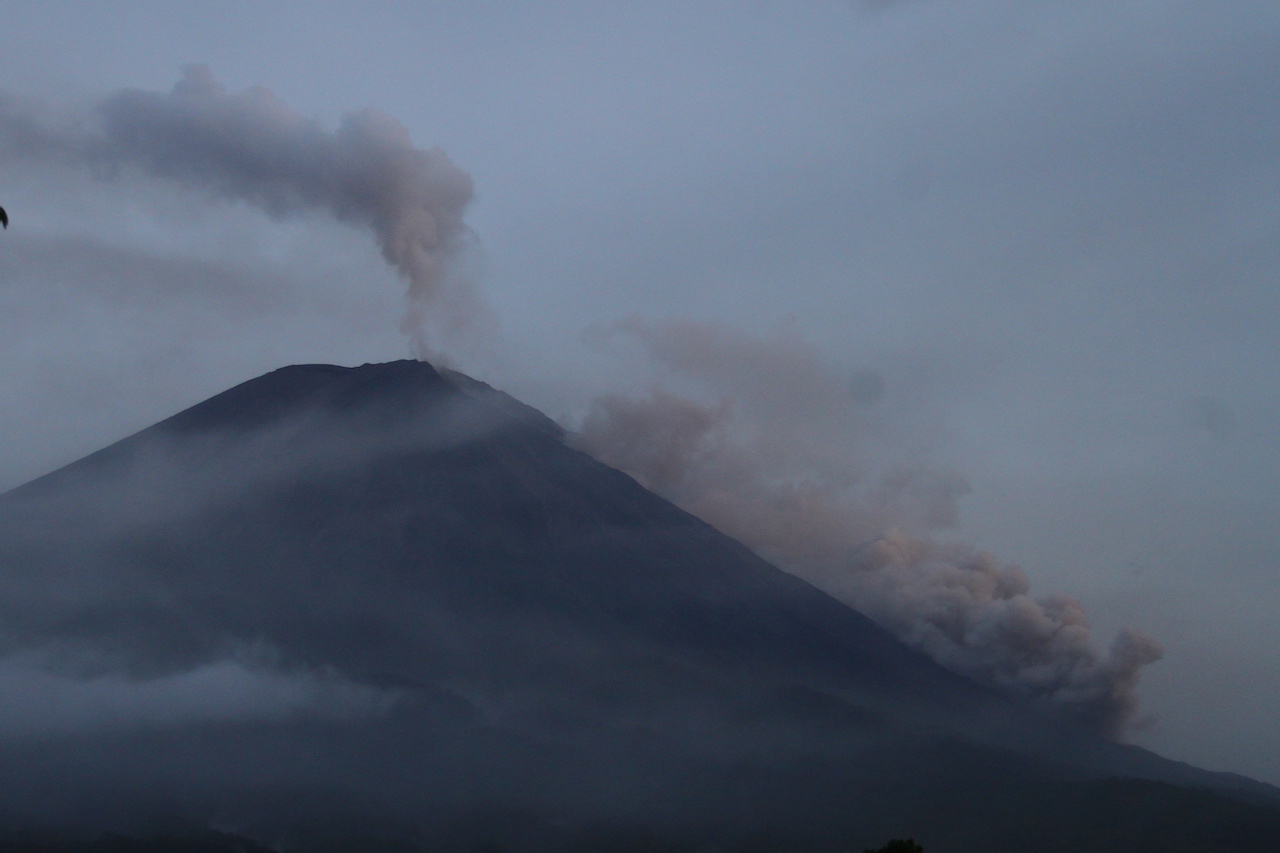Indonesia volcano/REUTERS