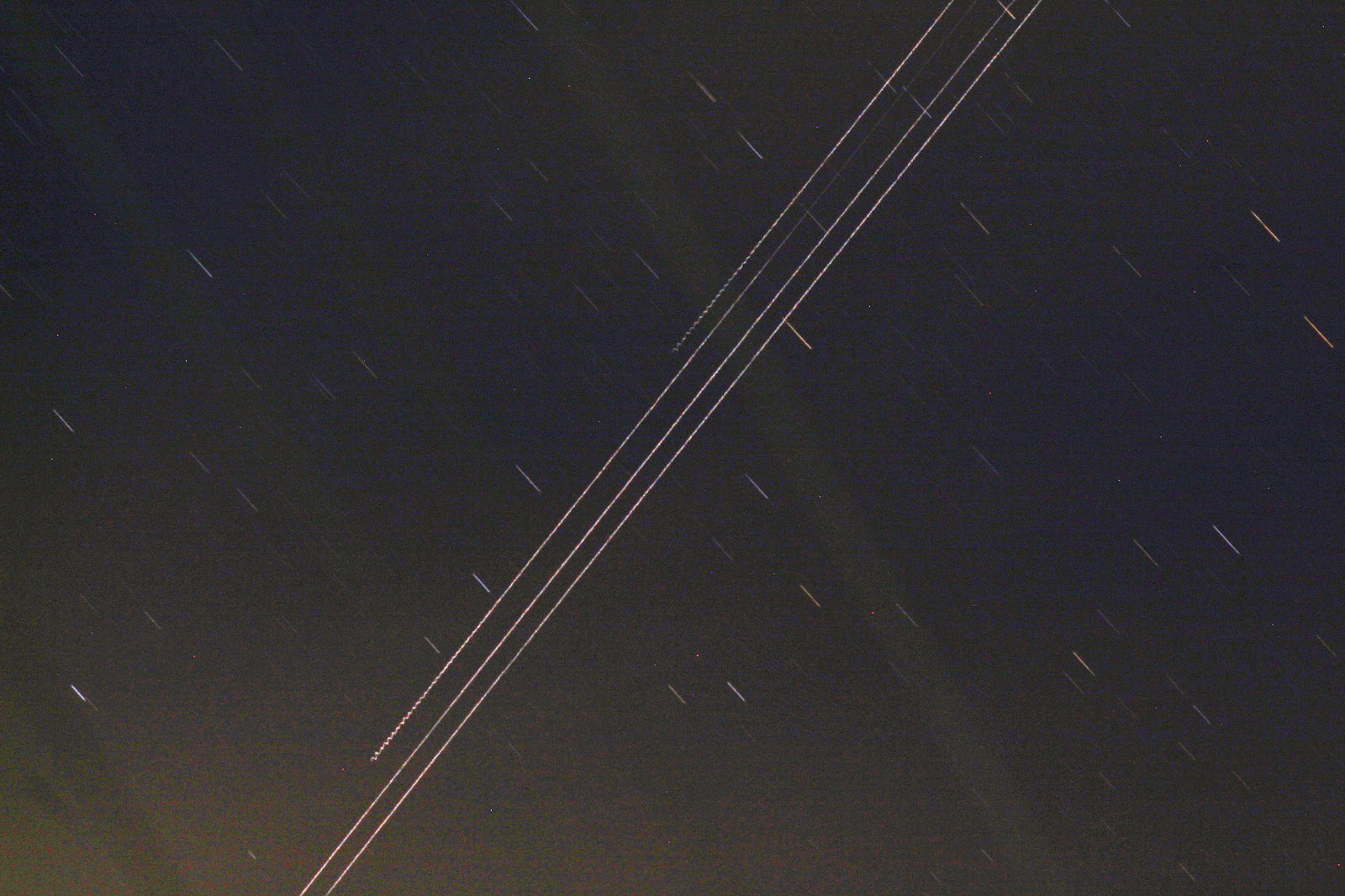 Starlink satellite trails - Dec 4 2020 - Giuseppe Donatiello, Flickr