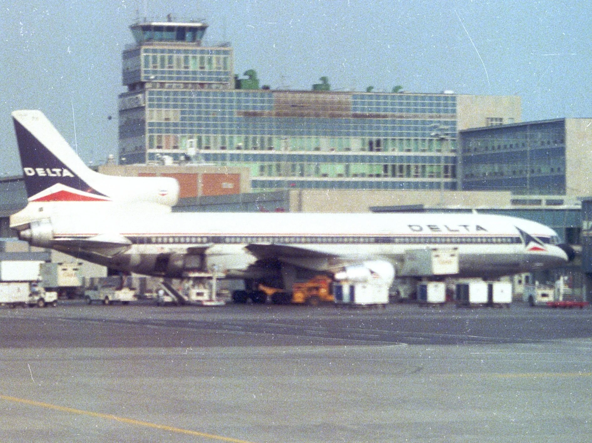 Lockheed L-1011-385-1 TriStar 1 N726DA Delta Air Lines, Montreal (Dorval), July 1984.