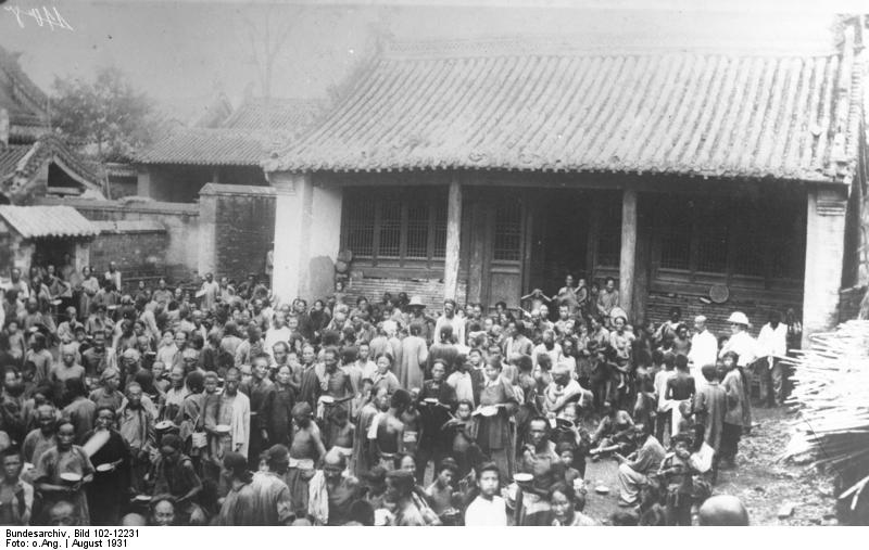 Bundesarchiv Bild 102-12231, China, Überschwemmungsopfer