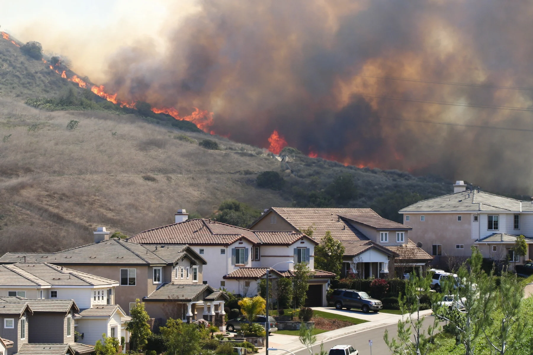 california wildfire (f00sion/ E+/ Getty Images)
