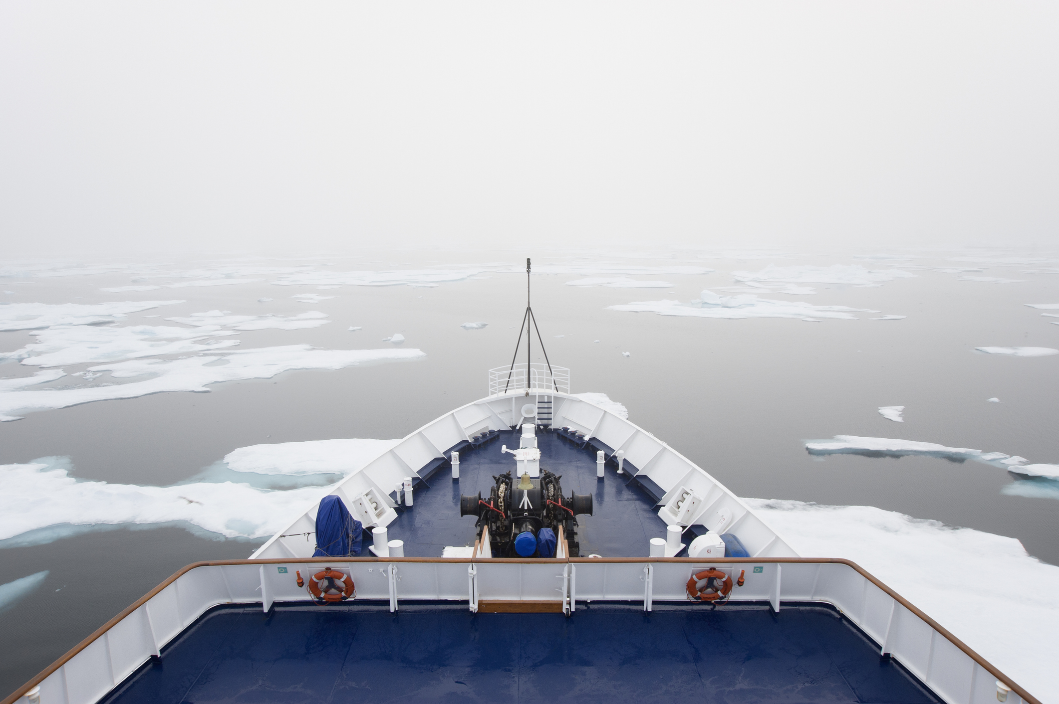 canada arctic sea ice ship (Mint Images - David Schultz. Mint Images RF. Getty Images)