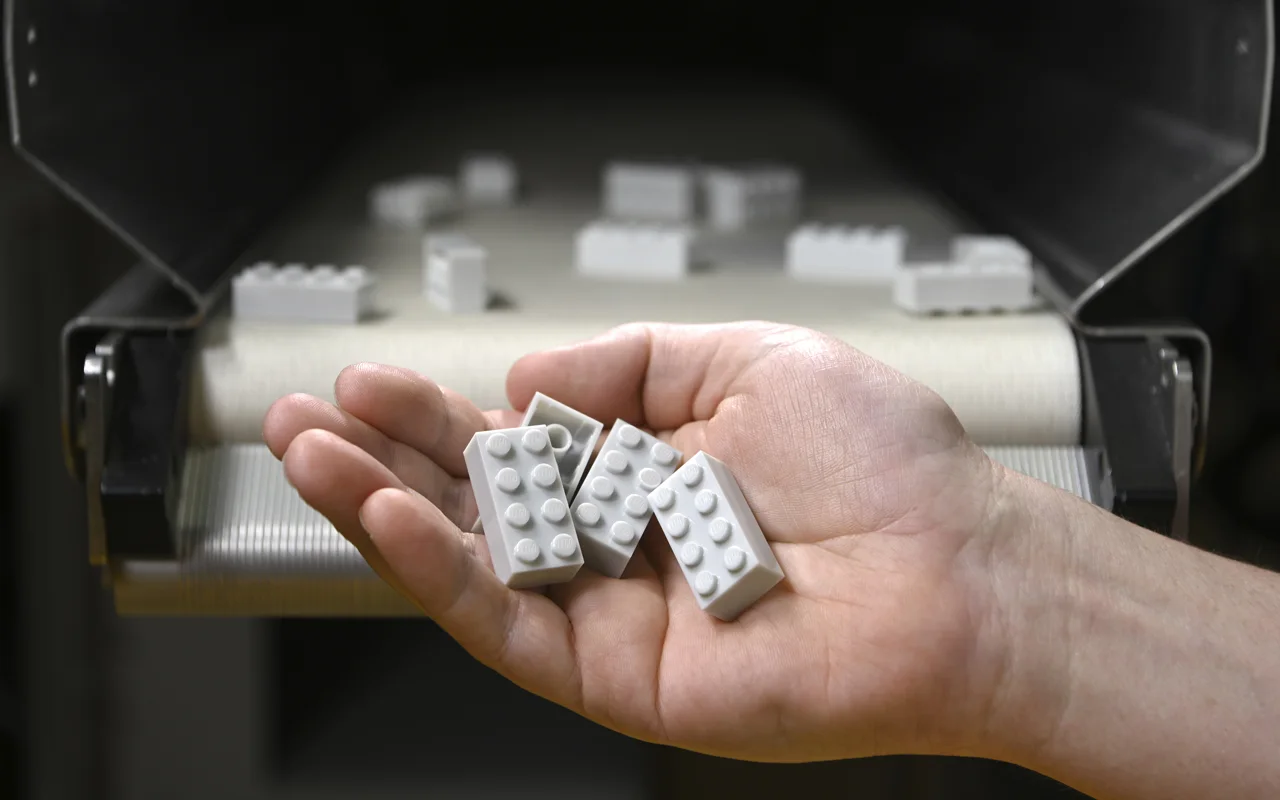 LEGO-Prototype-PET-bricks-lab