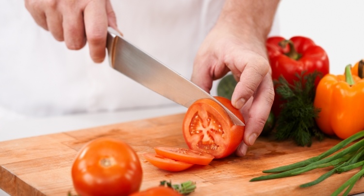 Sørg for å oppbevare knivene riktig, hvis ikke blir de lett sløve.