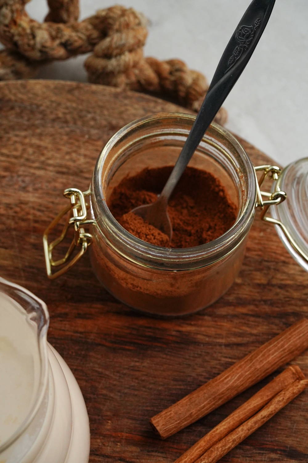 homemade-pumpkin-spice-coffee-creamer-process-shot