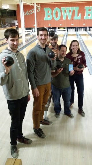 giant-otter-team-bonding-bowling