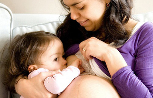 Breastfeeding and pregnancy