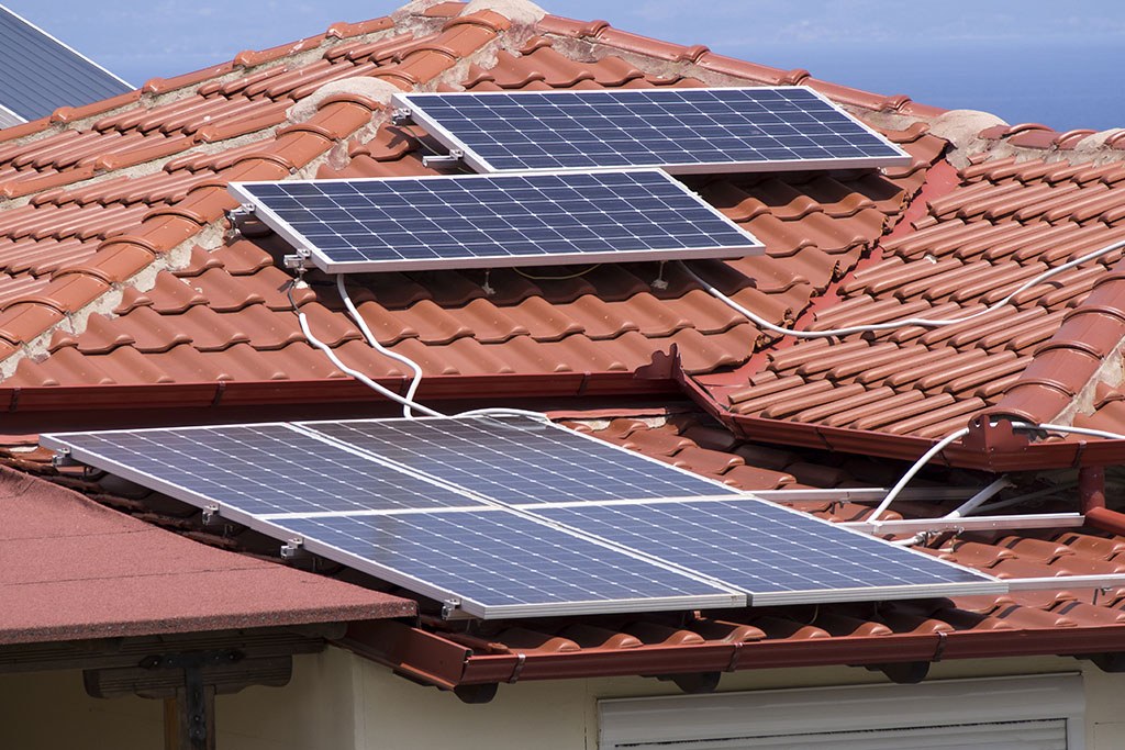 solar-panel-rooftop-array