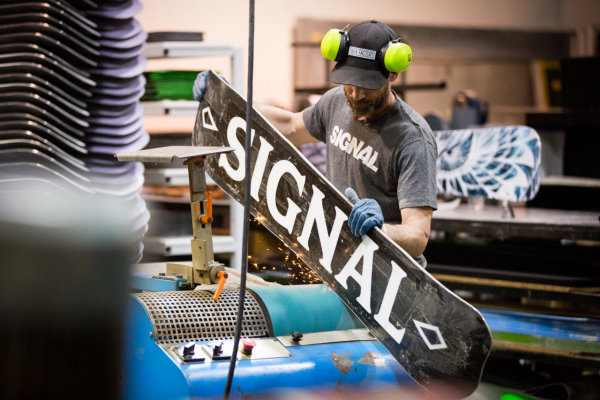 How Signal Snowboards' Subscription Plan Works | Field Mag