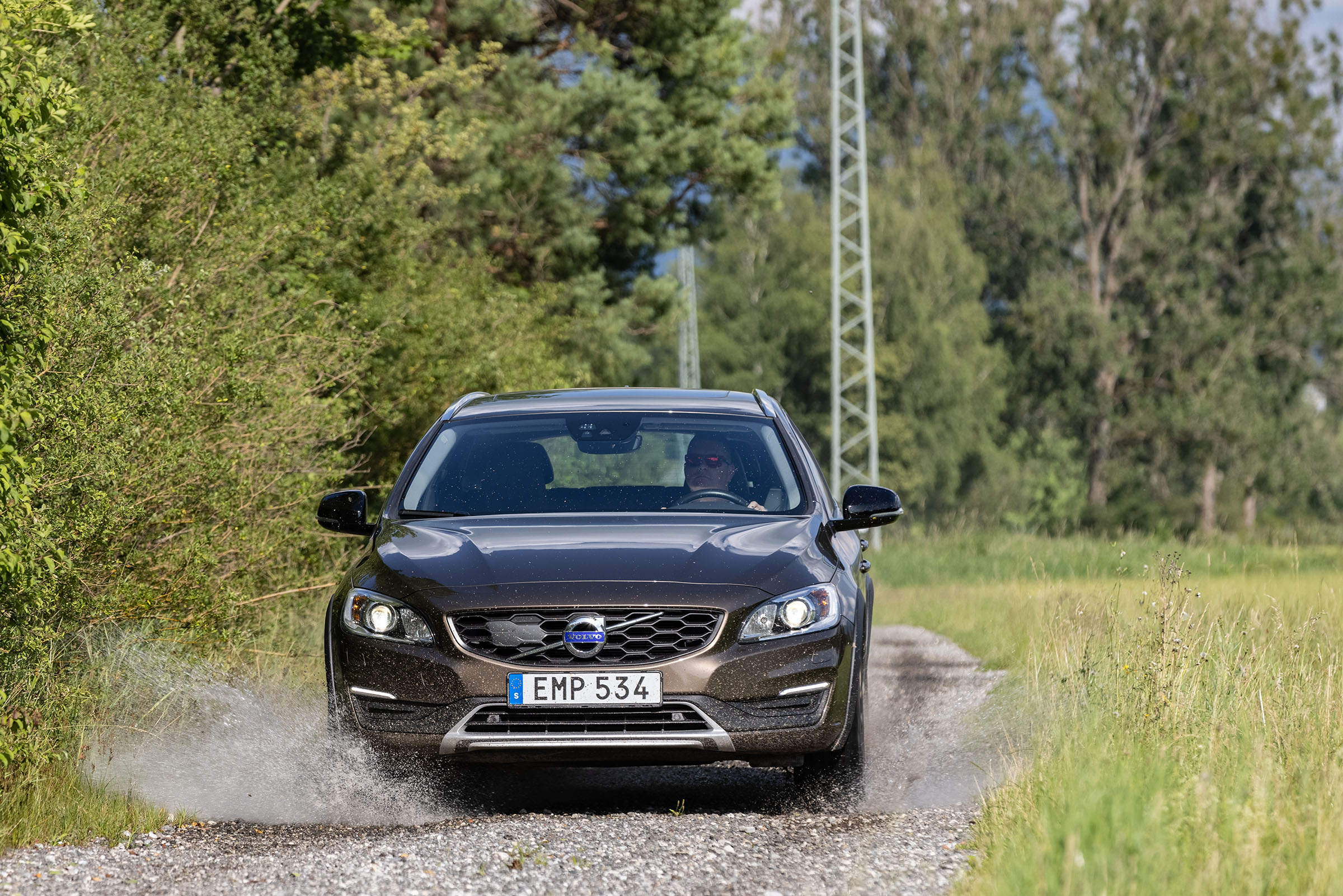 Volvo cross-country V60CC front