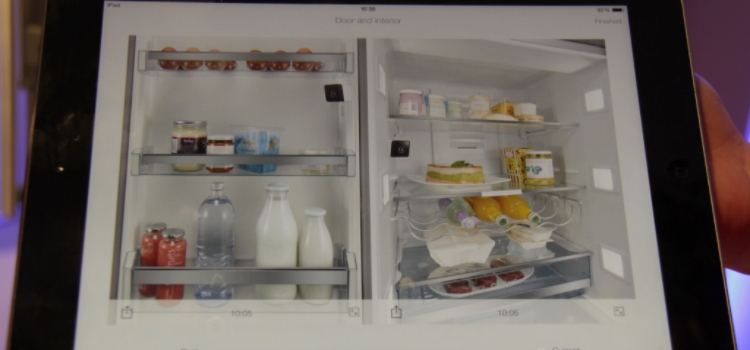 Foto av insidan av kylskåp på mobilen smart kylskåp